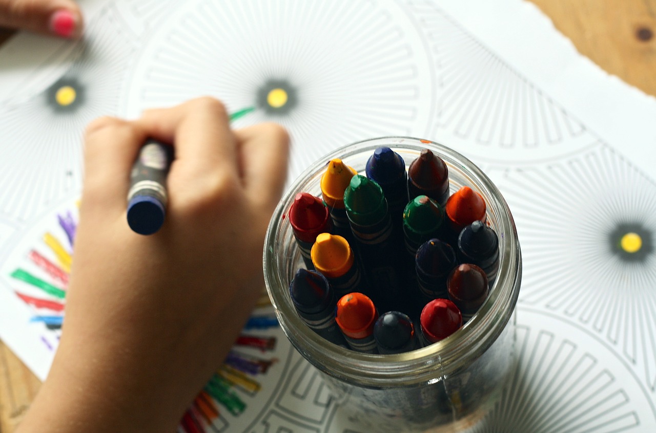 4 Ways To Inspire Kids To Turn Off Electronics And Turn On Their Creativity