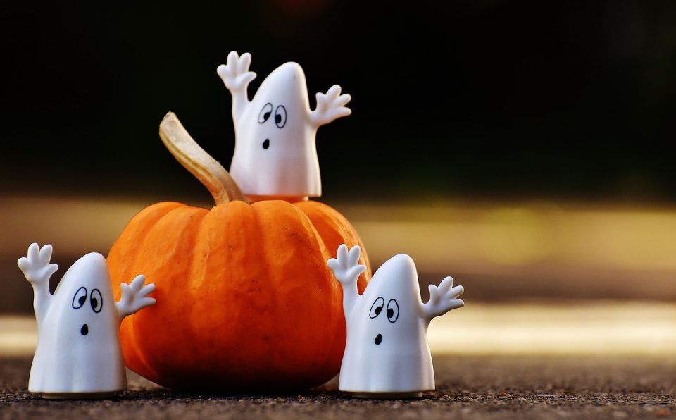 Halloween Gives Kids the Gift of Tradition, Outside of Religion by North Carolina Book Blogger Reading with Frugal Mom
