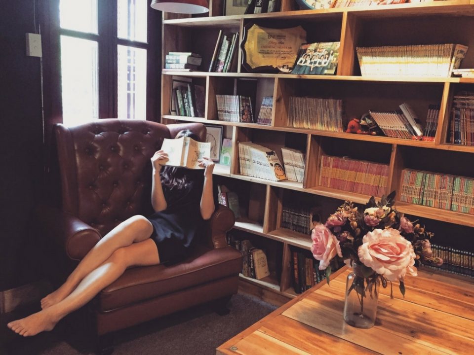 Top 5 Tips for a Perfect Home Library from North Carolina Book Blogger Reading With Frugal Mom